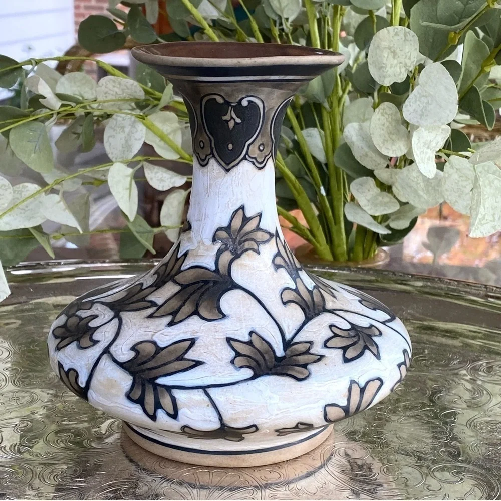 Vintage Cizhou Kiln Chinese Pottery Vase 6 1/2” Tall Floral Peony Sgraffito